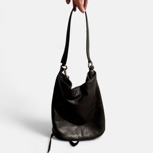 Italian Genuine Leather - Lia Numa Black Bucket Shoulder Bag